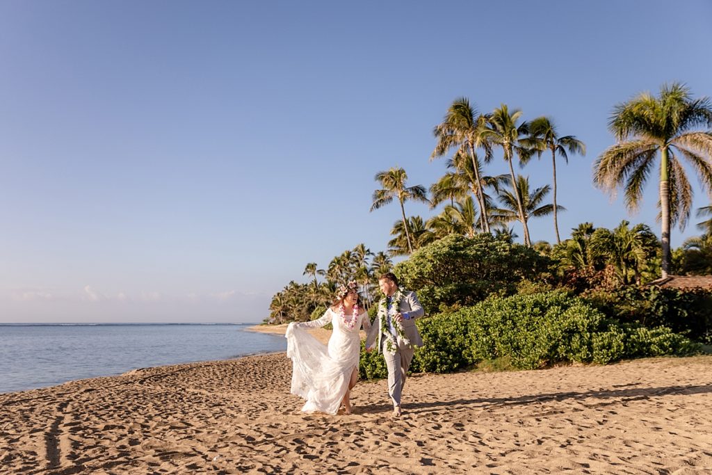bride and groom in honolulu sunrise elopement
