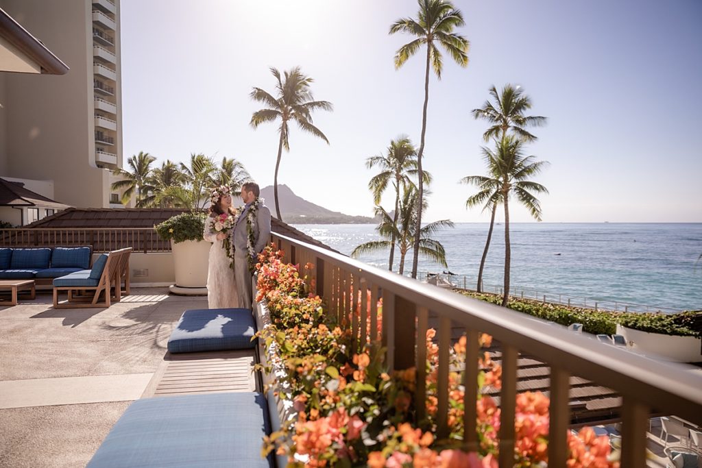 bride and groom in honolulu wedding